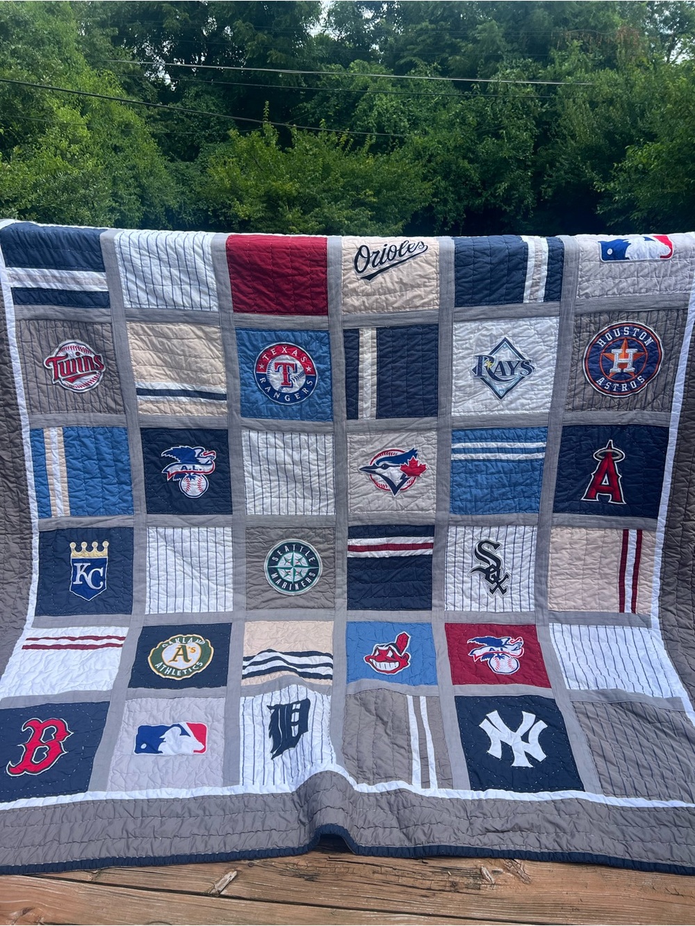 MLB Team Patch Quilted Throw Blanket - Gray, Navy, Red